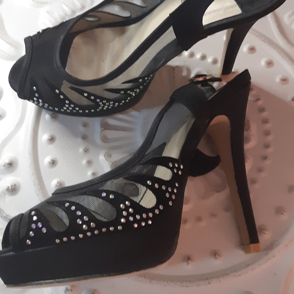 Open toe Sabrina heels  Black SIZE 8
